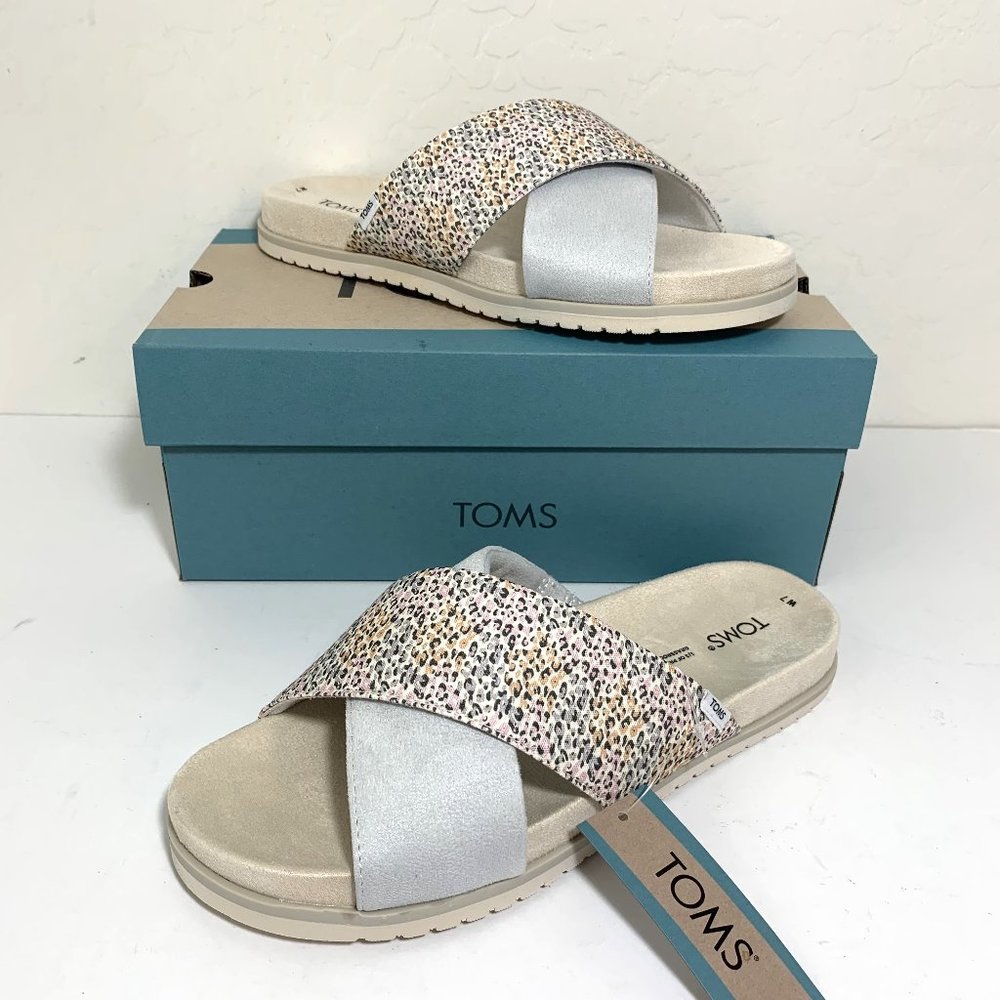 Toms Savanna Slip On Sandals Crisscross Strap Slides Flats Leopard Size 7 NEW